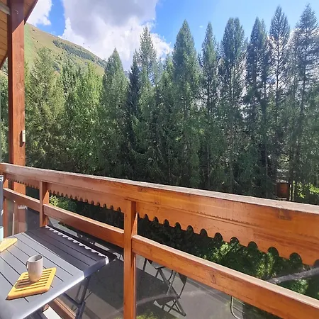 With Balcony And Mountain Views * Les Deux Alpes